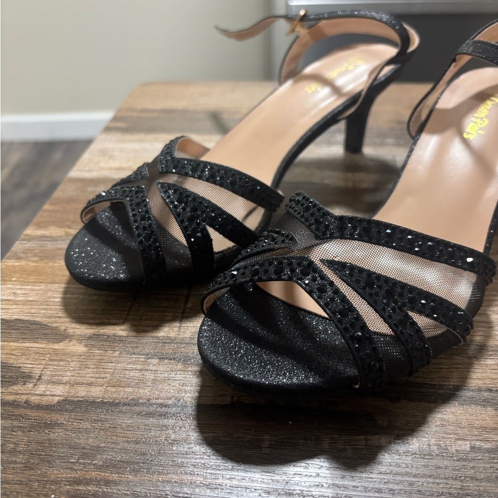 Brand New Dream Pairs Black Rhinestone Heels – Size 8.5